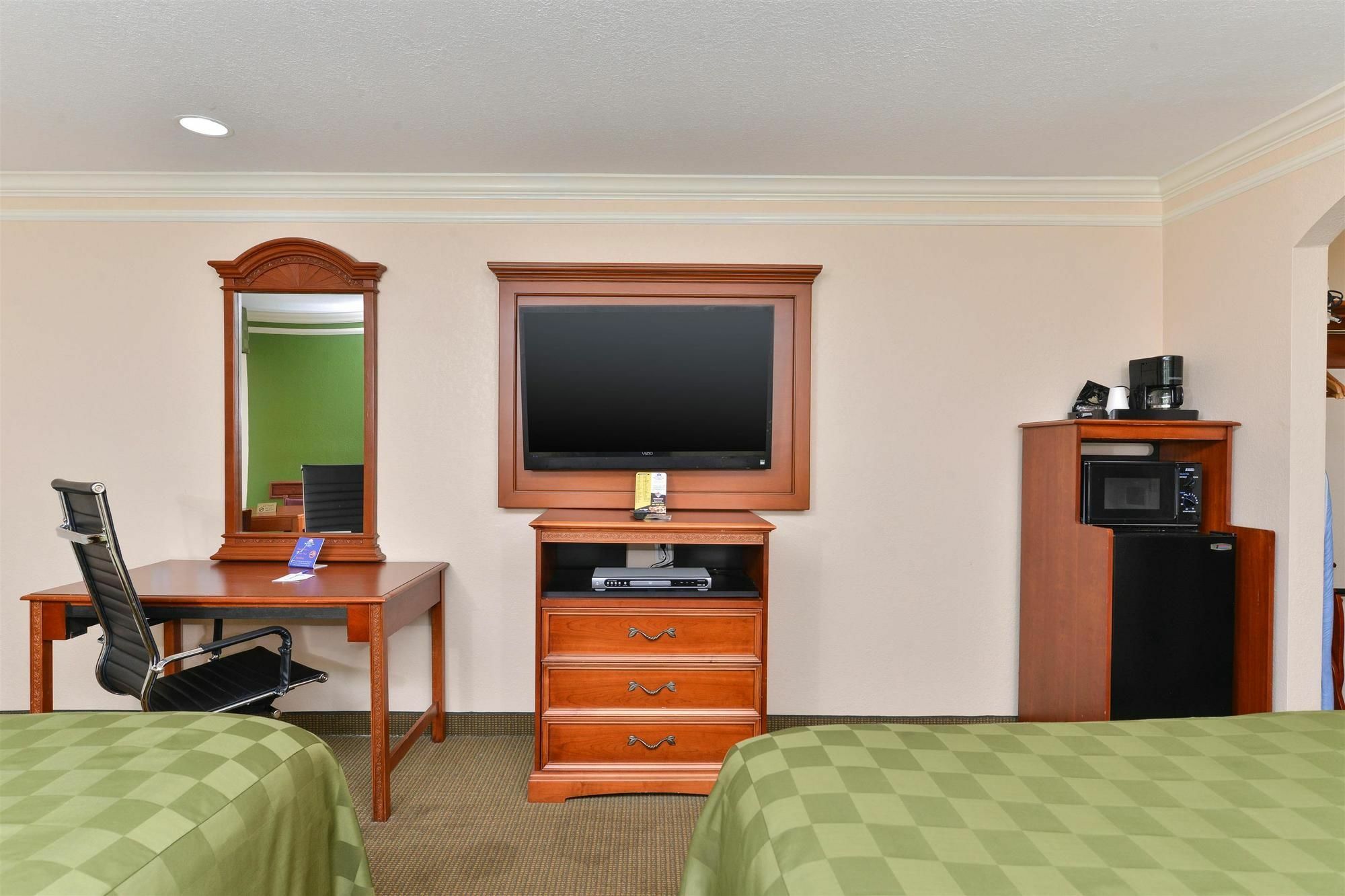 Americas Best Value Inn & Suites-Alvin/Houston Exterior photo